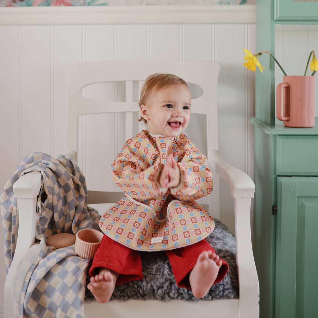 Mushie Long Sleeve Bib | Playroom Avenue