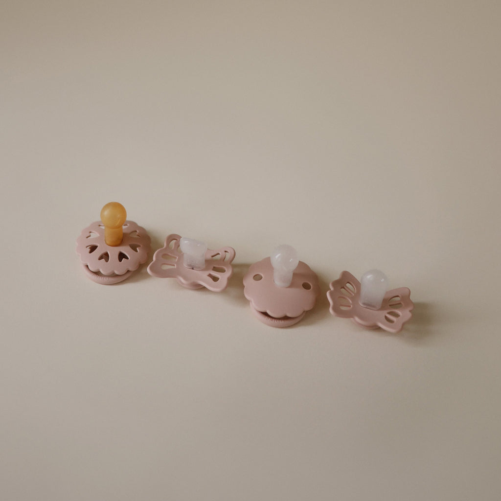 Mushie FRIGG Baby's First Pacifier Floral Heart (Blush) 4-Pack | Playroom Avenue