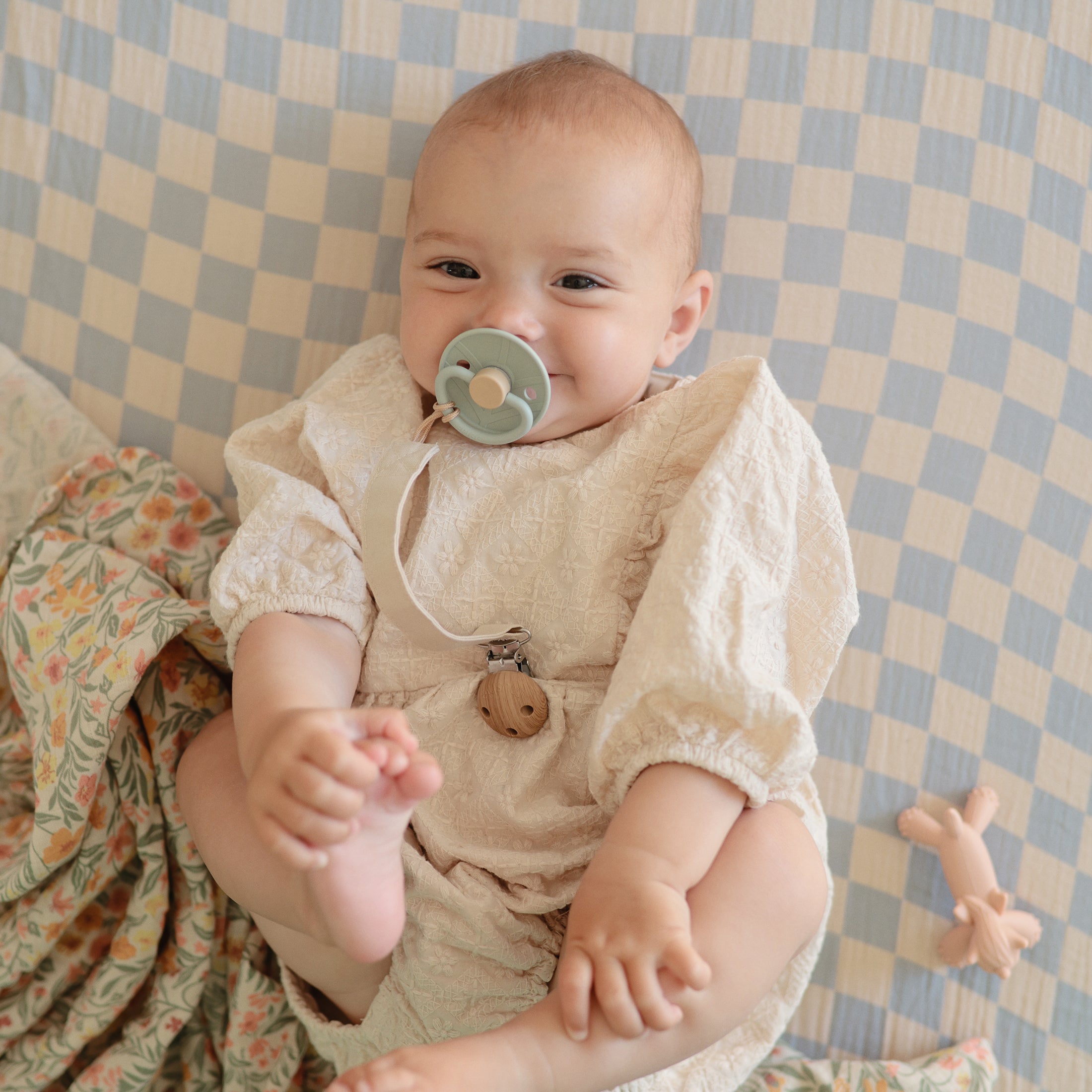 FRIGG Natural Rubber Pacifier 4-Pack | Playroom Avenue