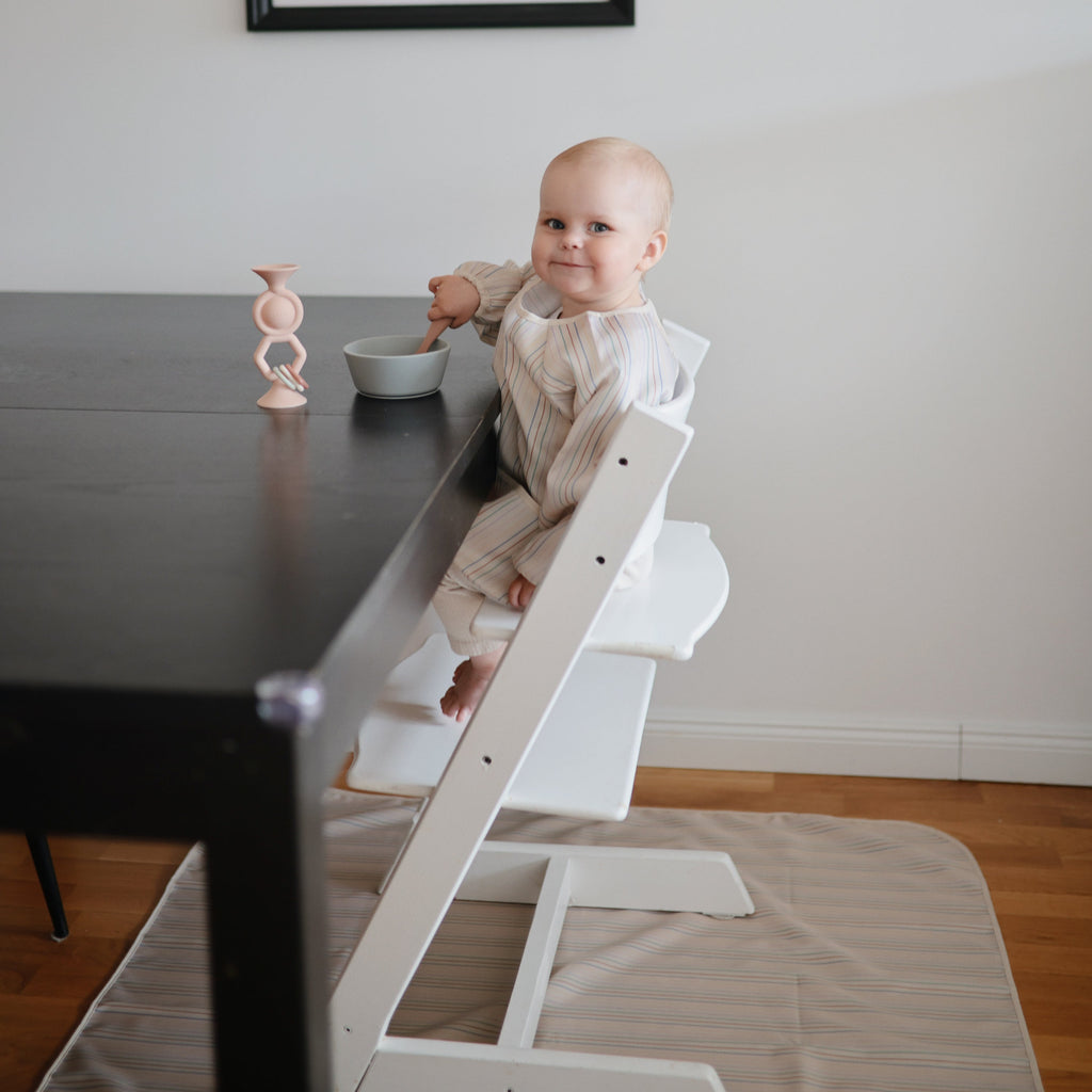 Mushie Long Sleeve Bib | Playroom Avenue