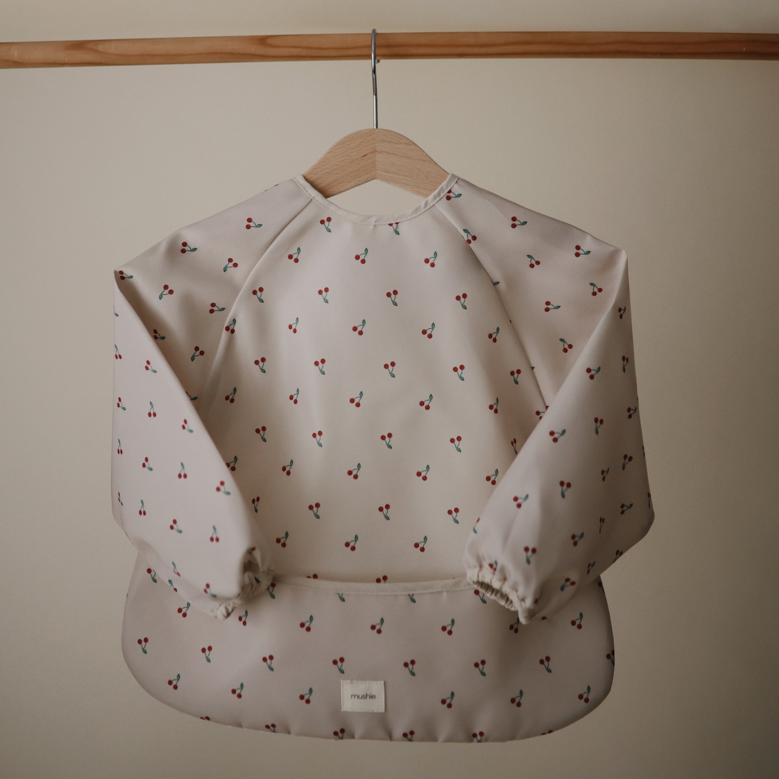 Mushie Long Sleeve Bib | Playroom Avenue