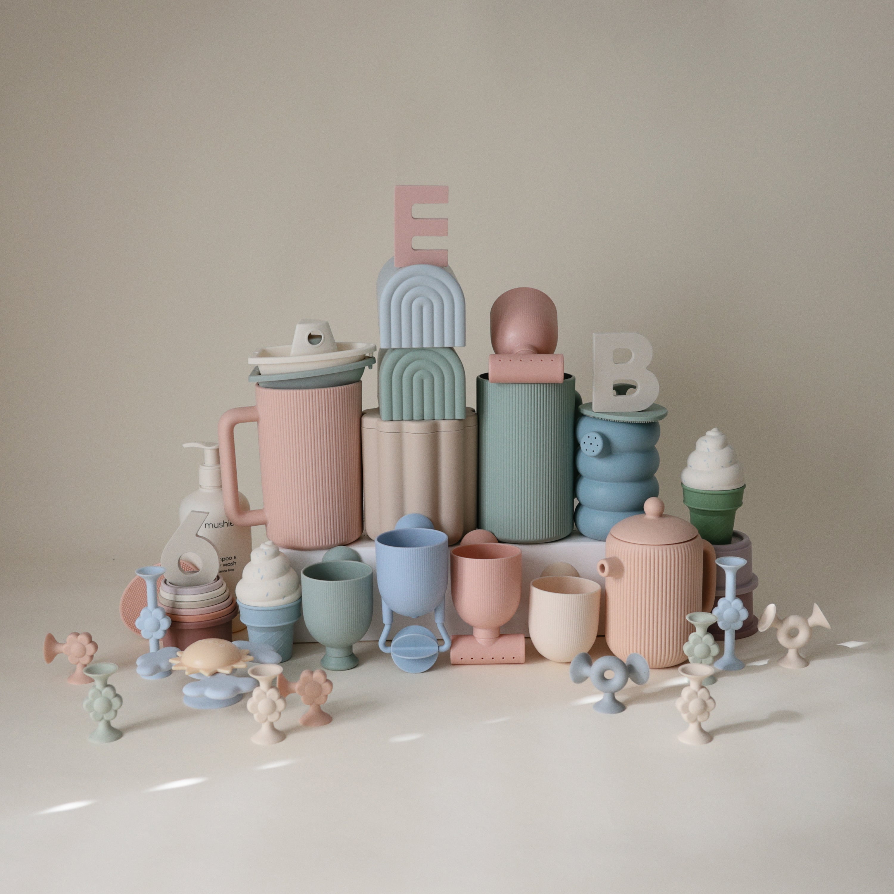 Mushie Pour and Play Bath Set | Playroom Avenue