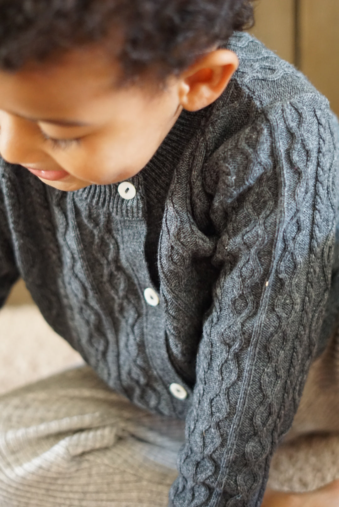 La Petit Lapin Cashmere & Merino Wool Cable Knit Cardigan | Dark Gray Melange | Playroom Avenue