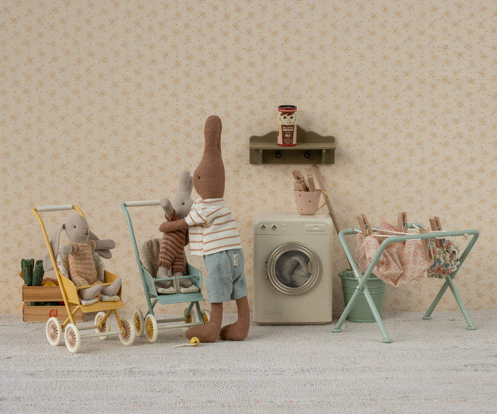 Maileg Drying Rack with Pegs, Miniature | Playroom Avenue