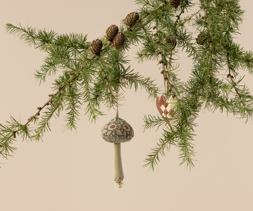 Maileg Mushroom ornament, Winter flower - Green | Playroom Avenue