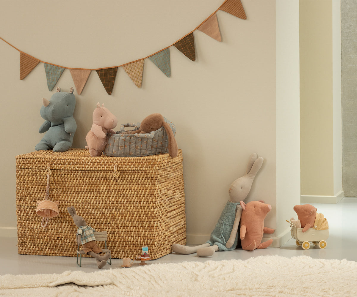 Maileg Hippo w. skirt, Small - Soft rose | Playroom Avenue
