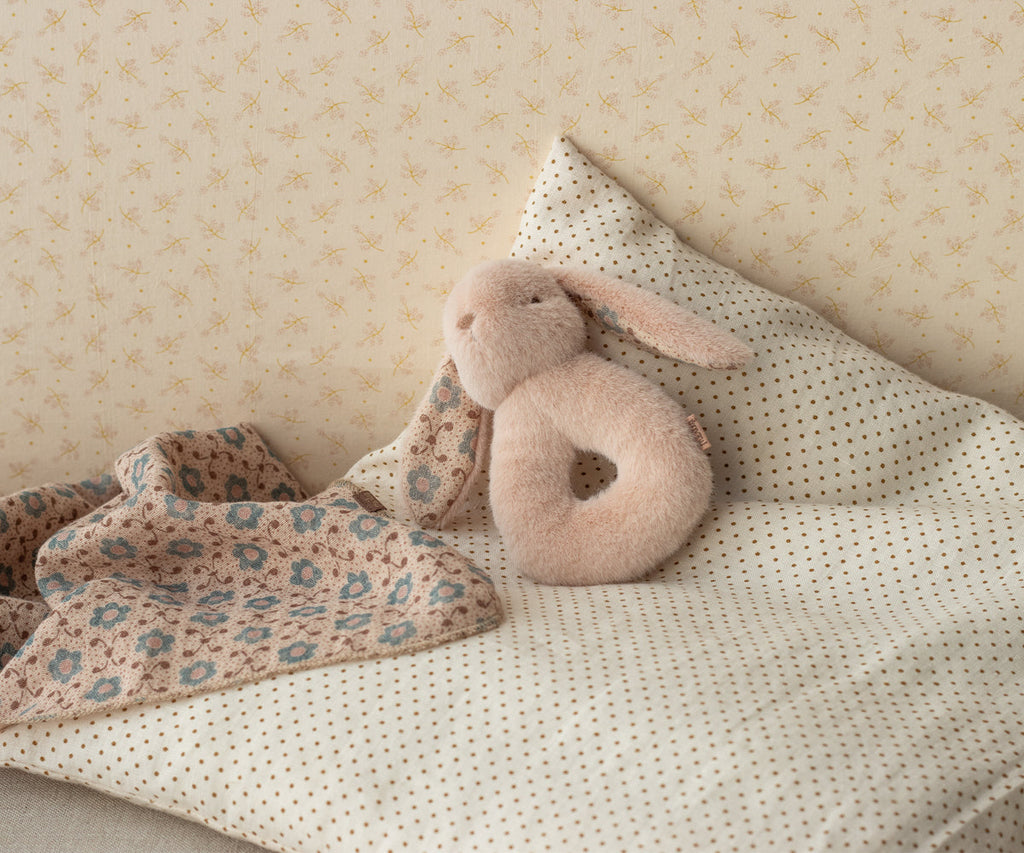 Maileg Bunny rattle set - Powder | Playroom Avenue