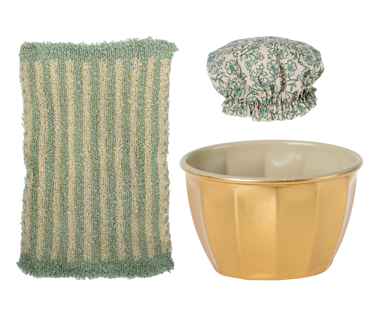 Maileg Wellness Mouse, Big Sister - Mint | Playroom Avenue