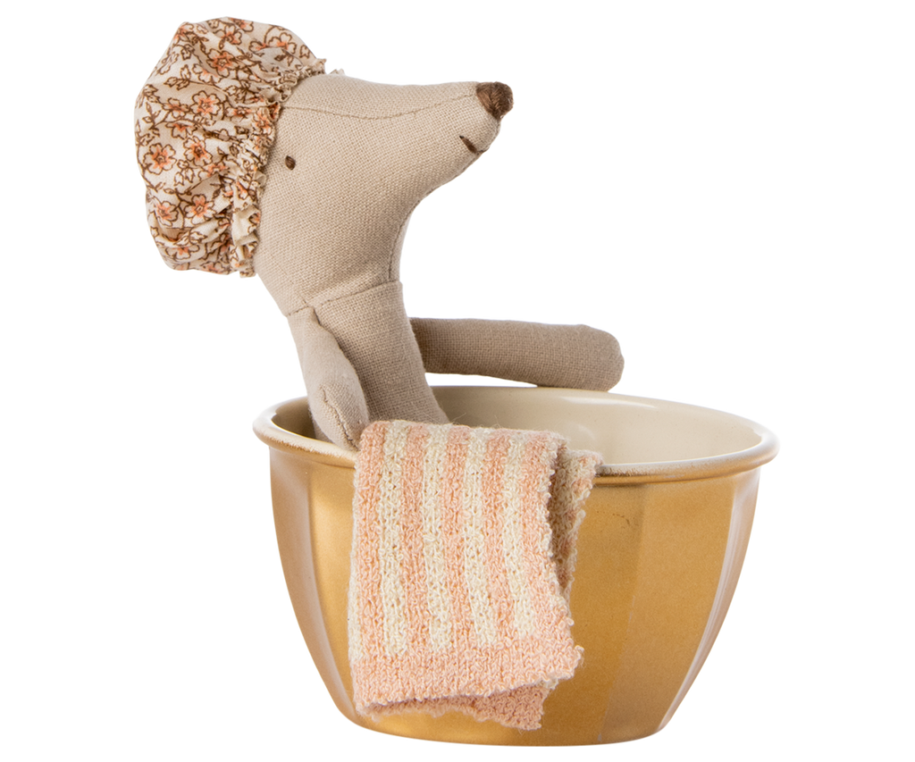 Maileg Wellness Mouse, Big Sister - Rose | Playroom Avenue