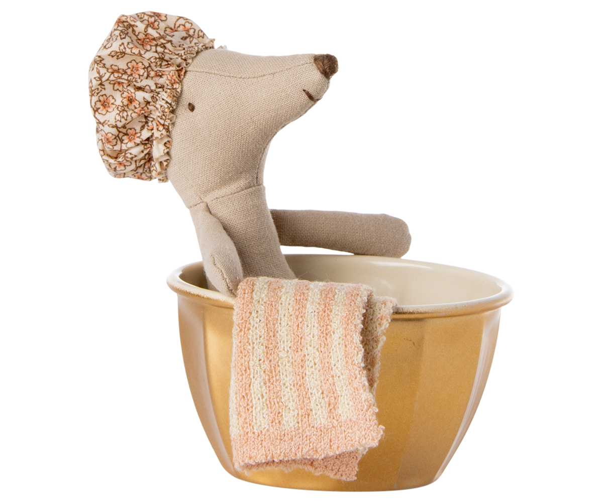 Maileg Wellness Mouse, Big Sister - Rose | Playroom Avenue