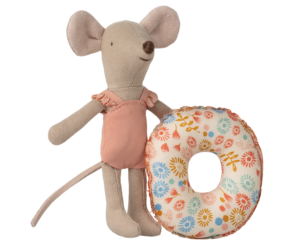 Maileg Beach mouse with float, Little sister - Flower | Playroom Avenue