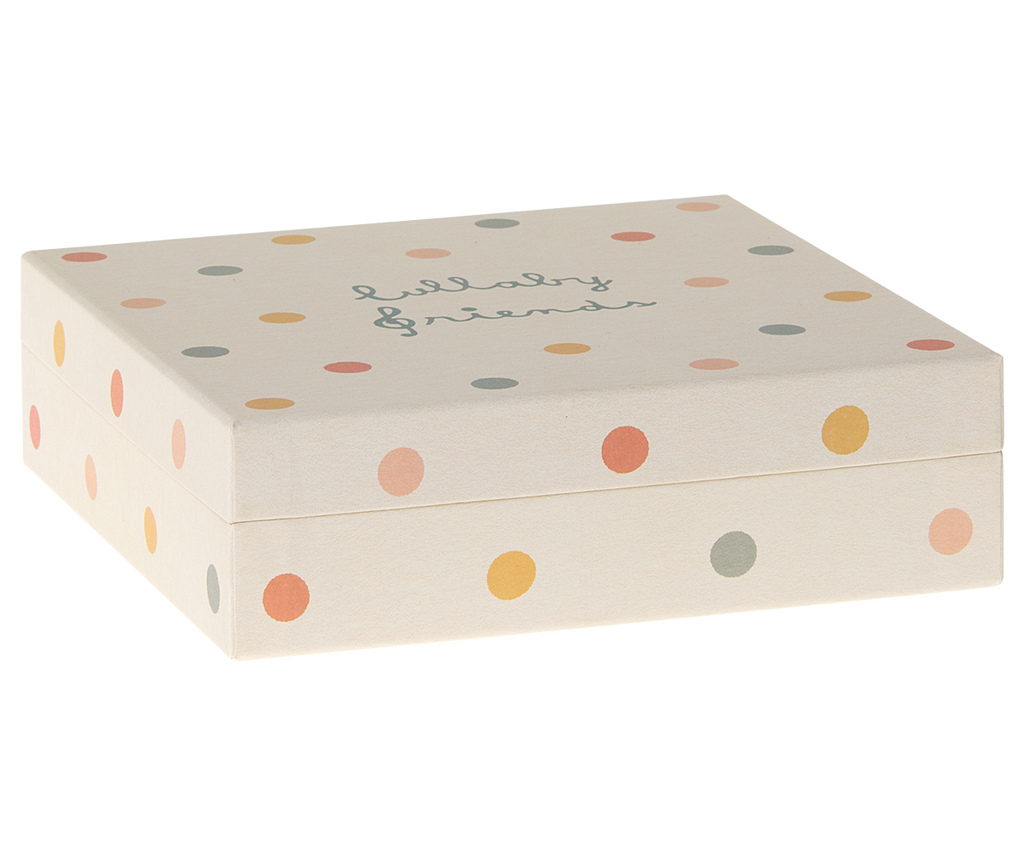 Polka dot box with 'bff' (best friends forever) text on a white background