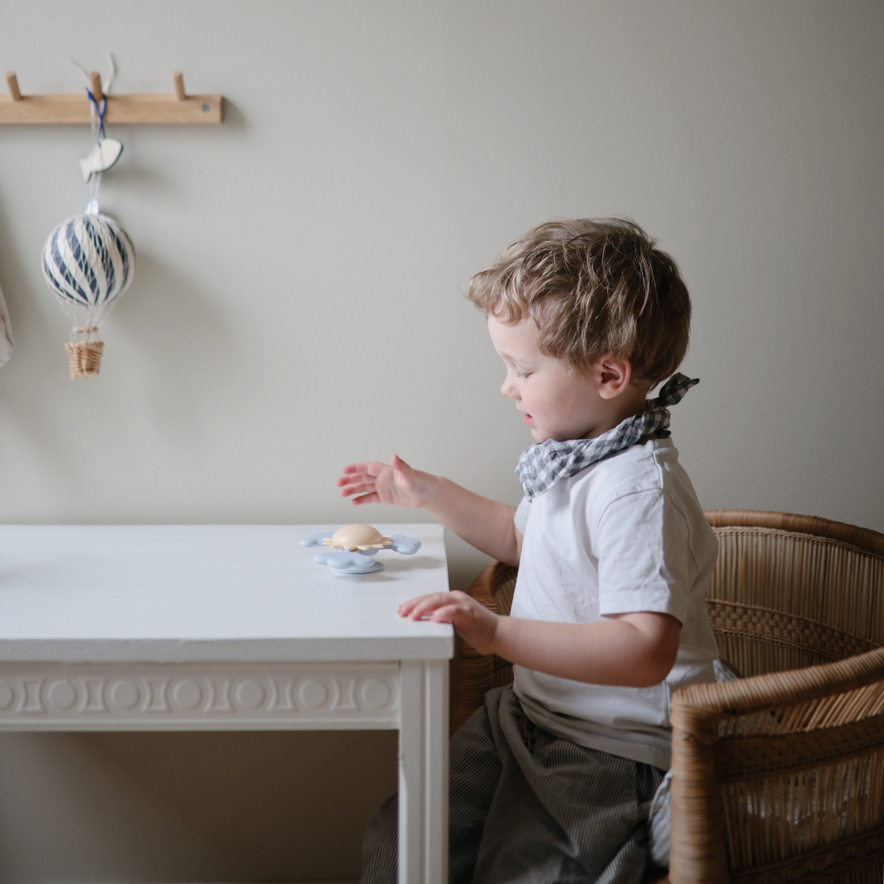 Mushie Sunshine Suction Spinner Toy