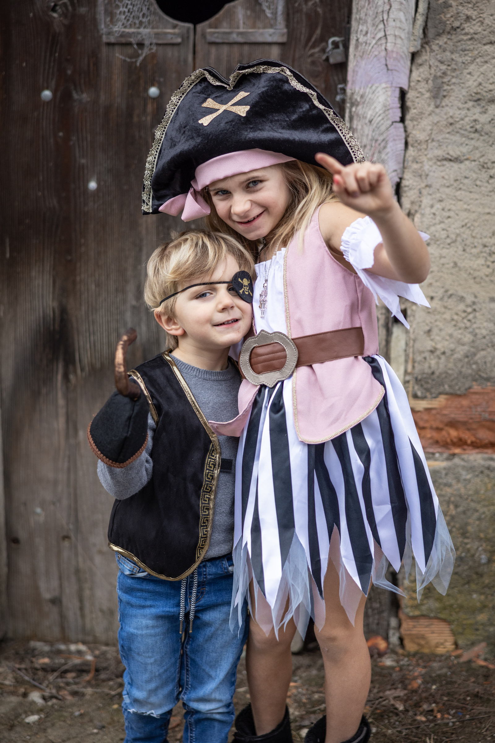Great Pretenders Kira the Pirate Girl Size 5-6 | Playroom Avenue