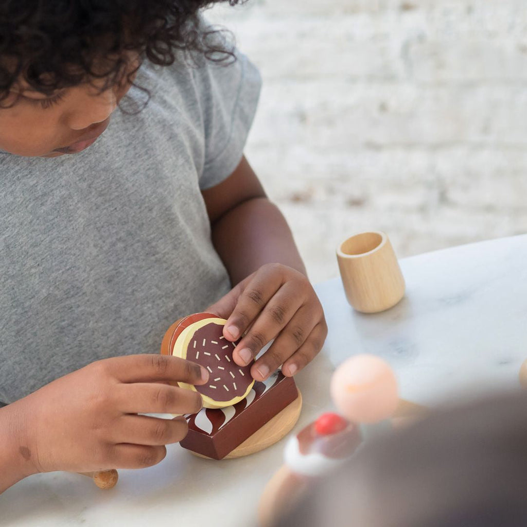 PlanToys Bakery Stand Set | Playroom Avenue