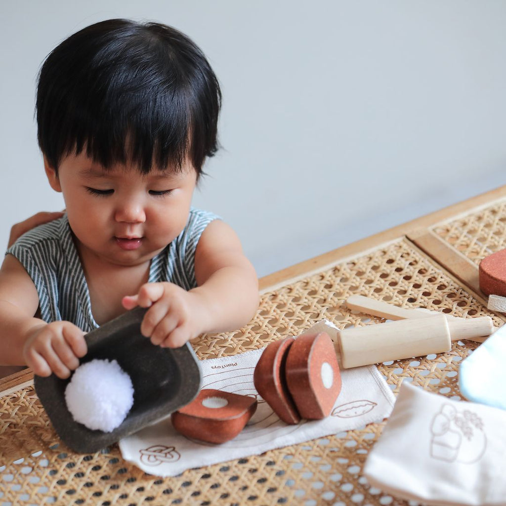 PlanToys Bread Loaf Set | Playroom Avenue