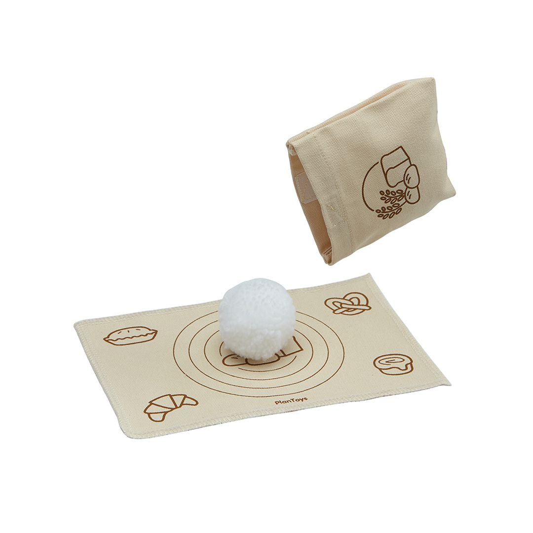 PlanToys Bread Loaf Set | Playroom Avenue