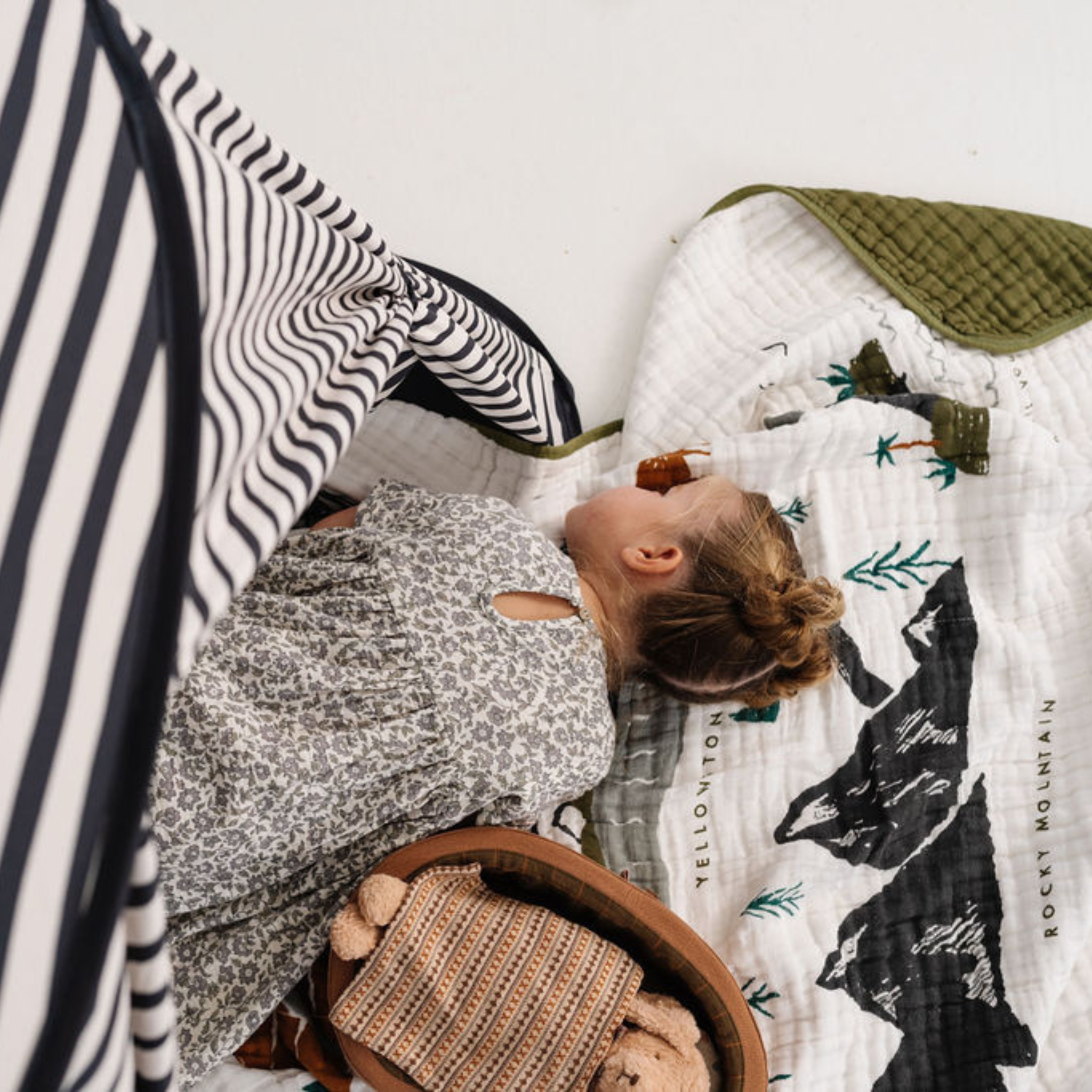 Toki Kids Bold Stripe Play Tent - Playroom Avenue