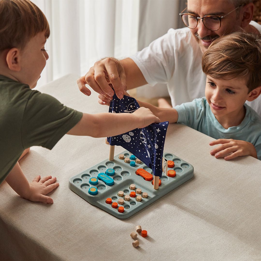 PlanToys Guess My Planet | Playroom Avenue
