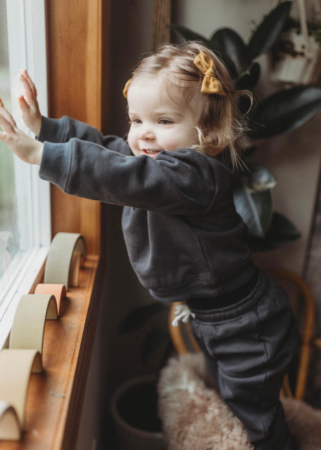 La Petit Lapin Finley | Cotton Fleece Sweatsuit Set | Petit Lapin | Midnight | Playroom Avenue