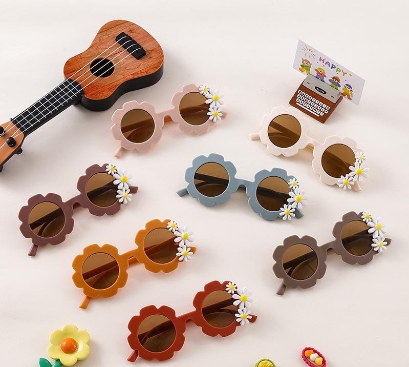 ozznekshoes  Retro Flower-Shaped Sunglasses for Kids | Daisy Bloom