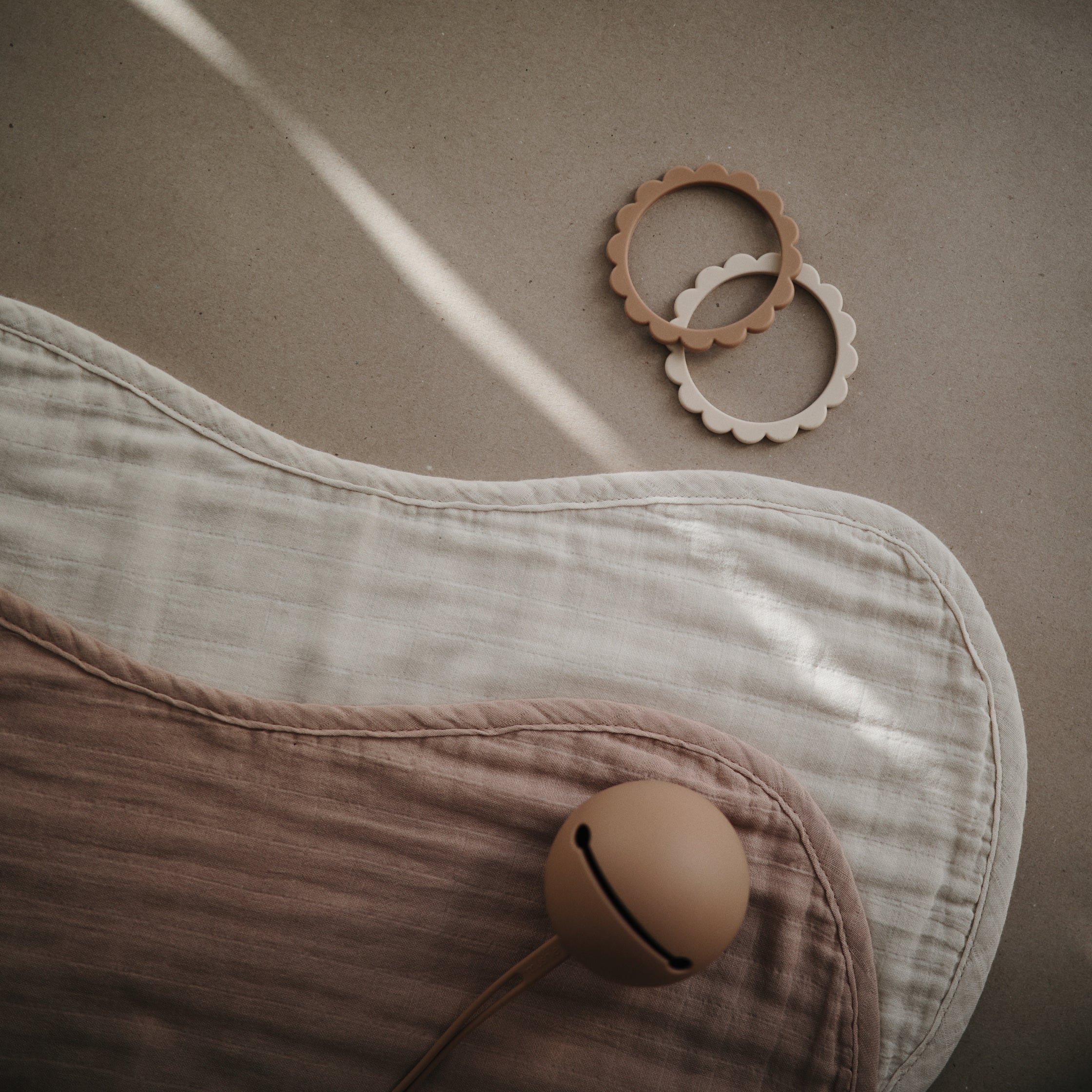 Mushie Organic Cotton Muslin Burp Cloth 2-Pack | Playroom Avenue