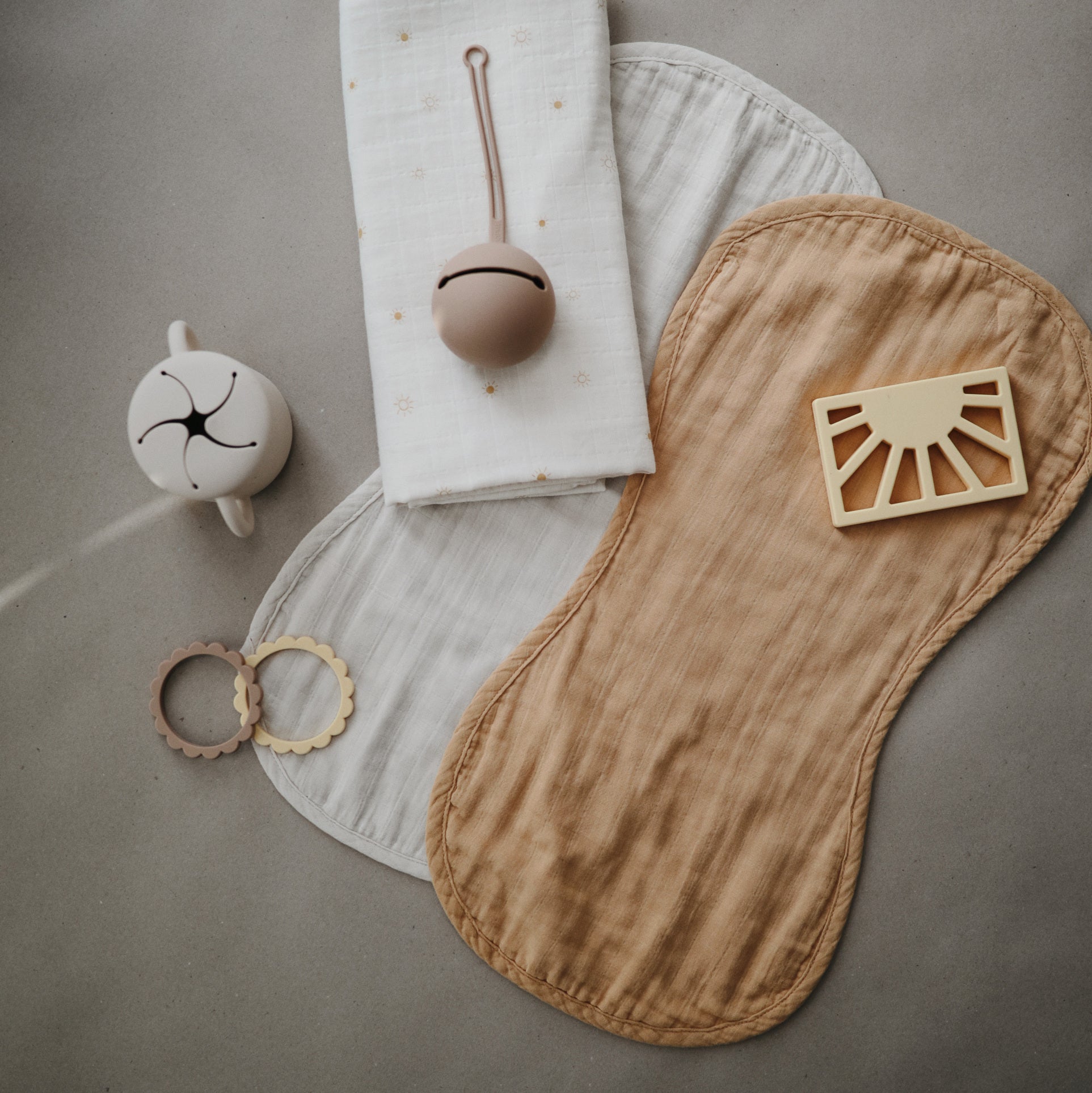 Mushie Organic Cotton Muslin Burp Cloth 2-Pack | Playroom Avenue