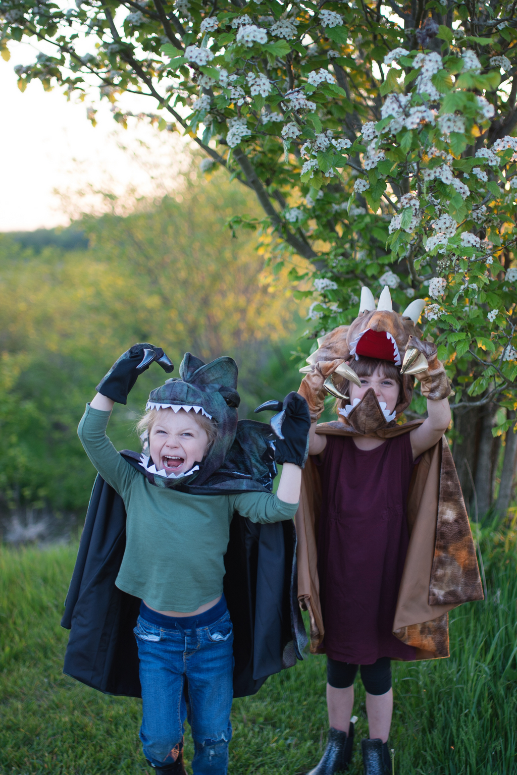 Great Pretenders Grandasaurus Dilophosaurus Cape with Claws | Playroom Avenue