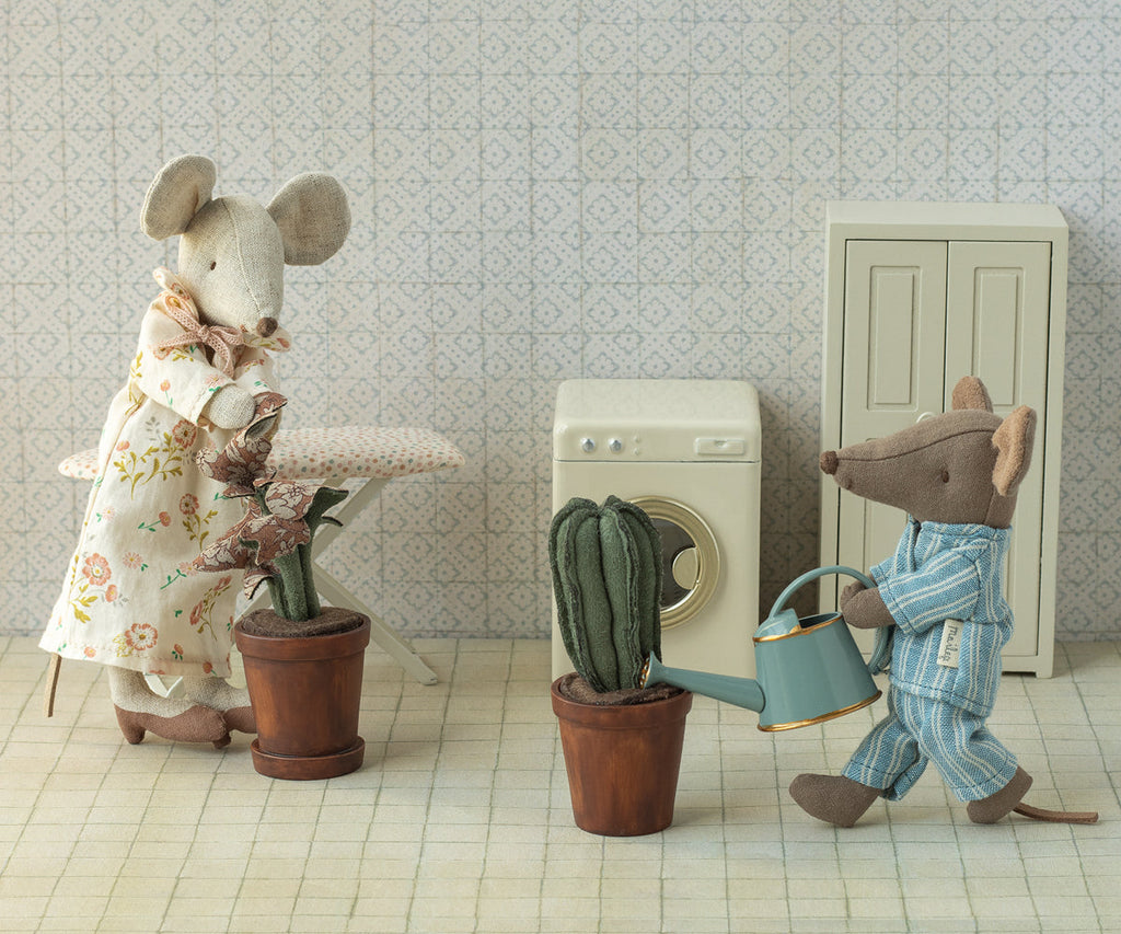 Maileg Watering can, Mouse - Light blue | Playroom Avenue