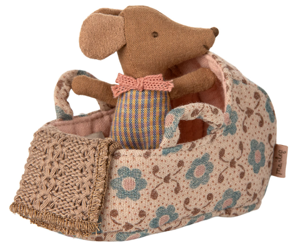 Maileg Carry cot, Baby mouse - Rose | Playroom Avenue