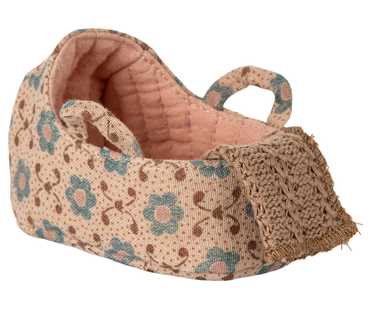 Maileg Carry cot, Baby mouse - Rose | Playroom Avenue