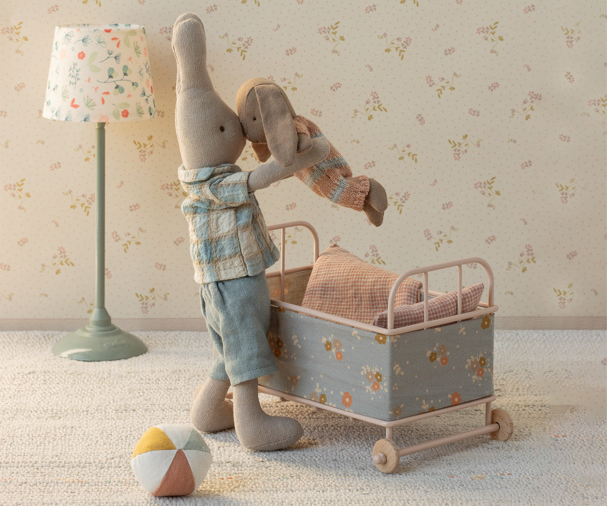 Maileg Bunny, Micro - Brown - Dusty rose knitted suit | Playroom Avenue