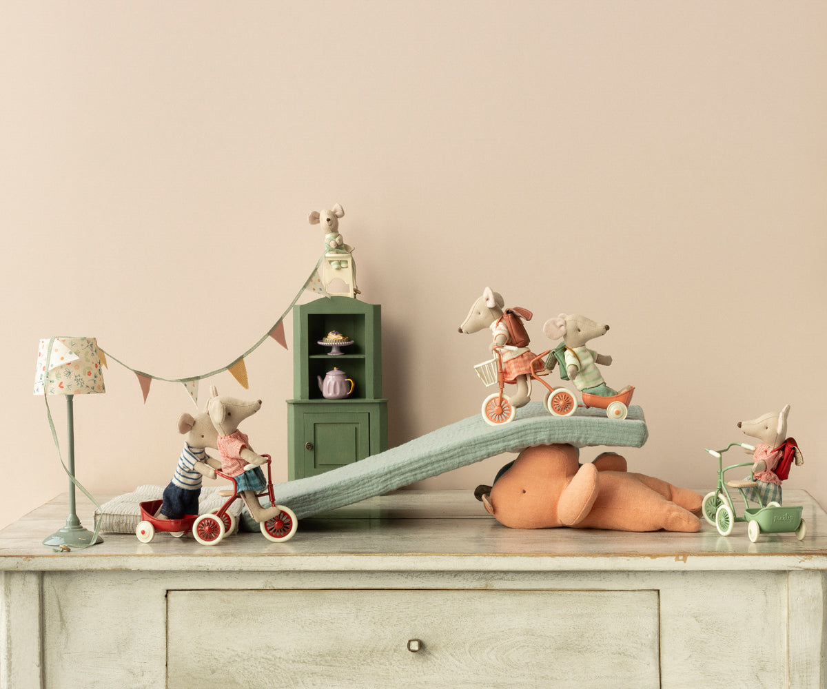 Maileg Abri a tricycle, Mouse - Green | Playroom Avenue