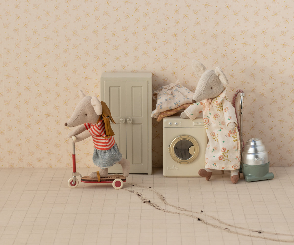 Maileg Washing Machine, Mouse | Playroom Avenue