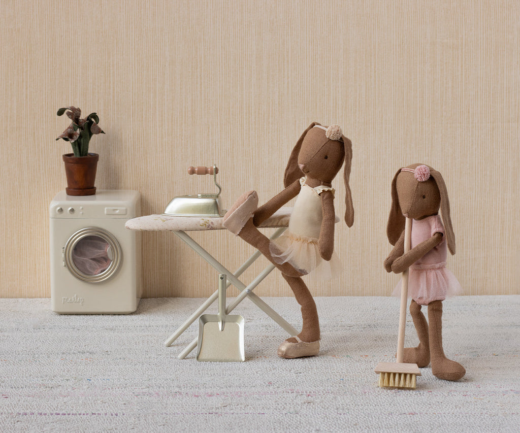 Maileg Bunny size 2, Chocolate brown - Ballet suit and skirt cream | Playroom Avenue