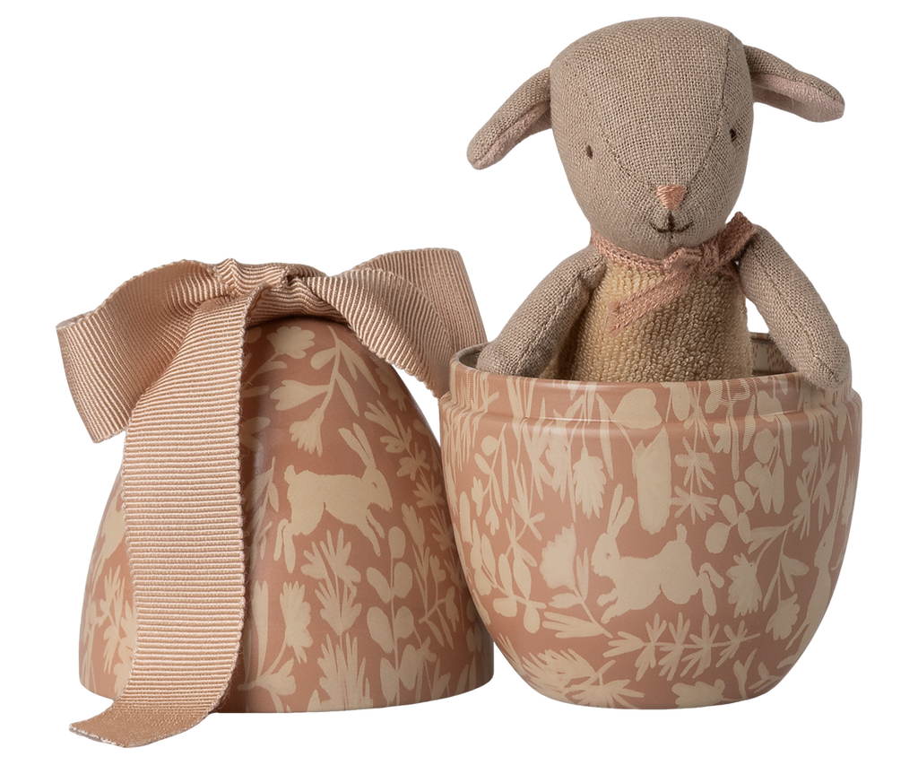 Maileg Easter egg with micro lamb, Small - Powder | Playroom Avenue