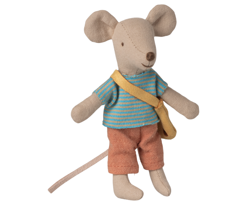 Little brother mouse with bag | Playroom Avenue