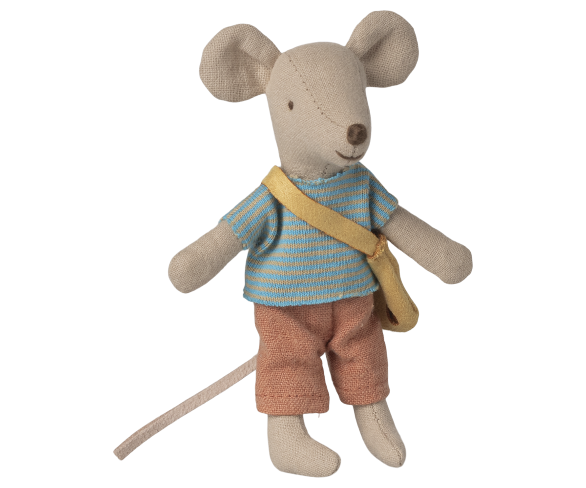 Little brother mouse with bag | Playroom Avenue
