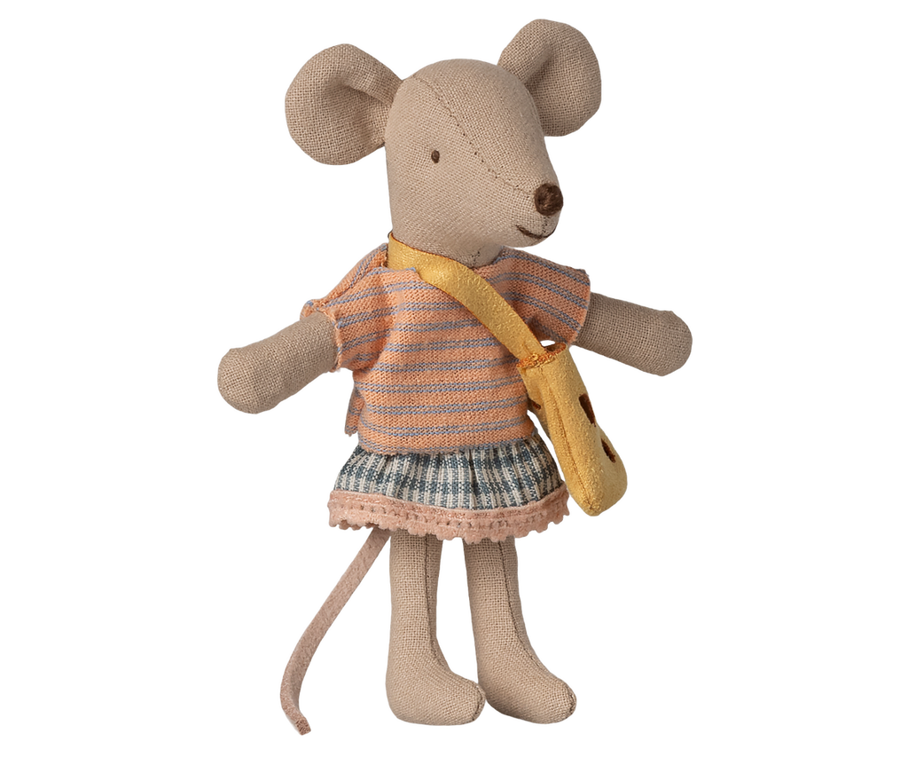Little sister mouse with bag | Playroom Avenue