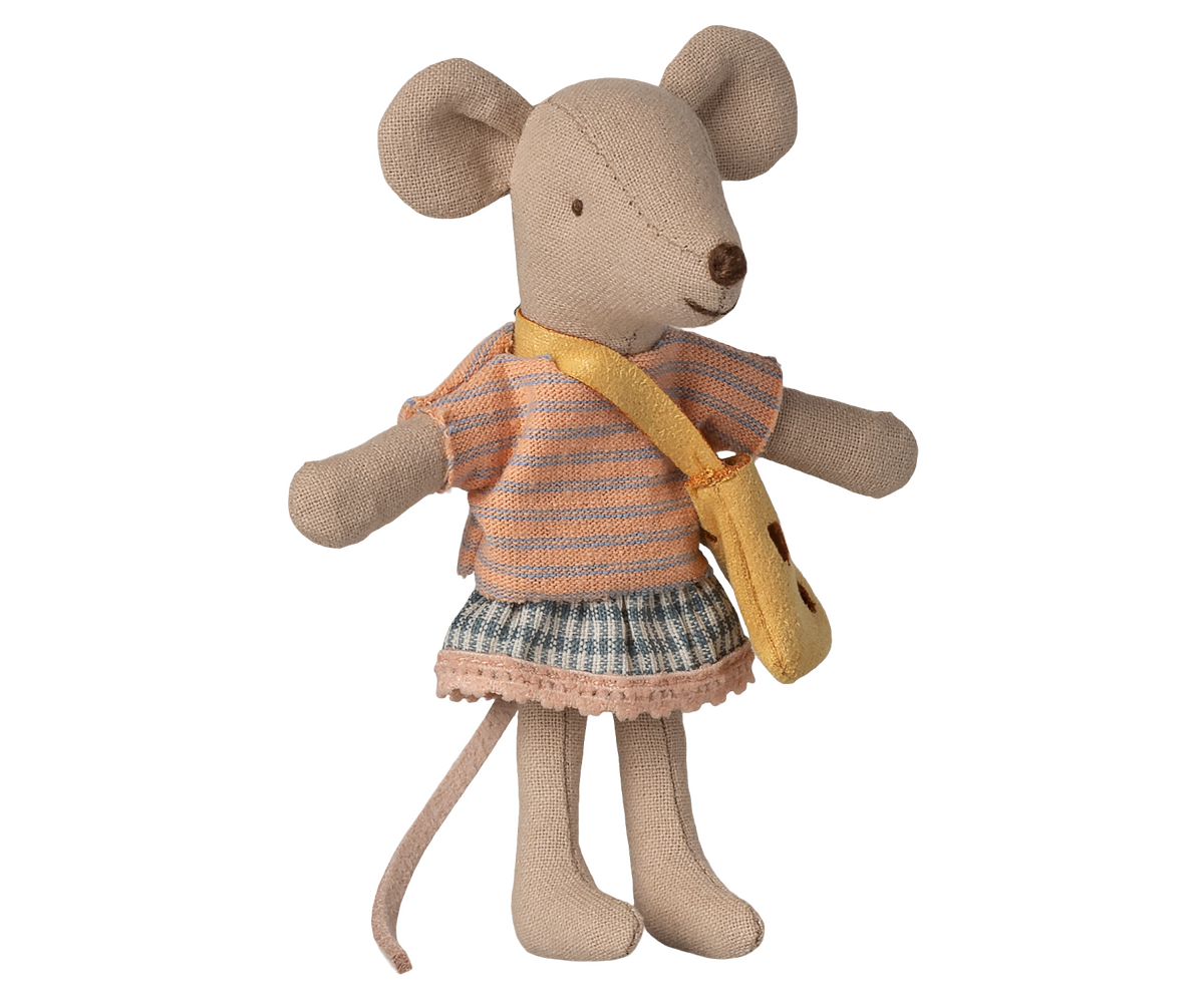 Little sister mouse with bag | Playroom Avenue