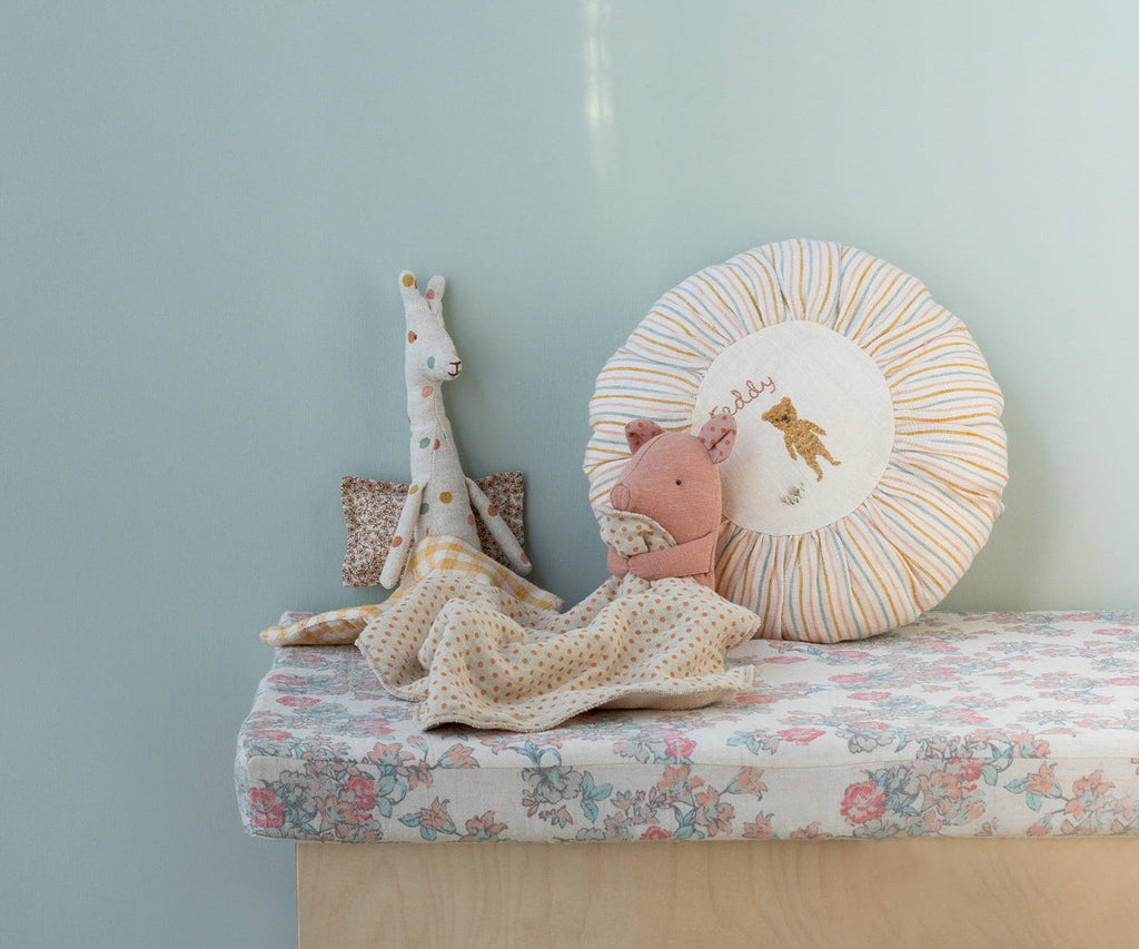 Lullaby friends, Pig, Mini - Rose | Playroom Avenue
