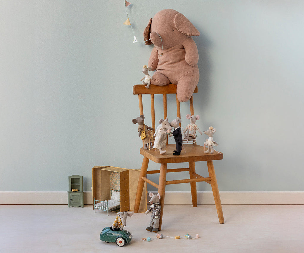 Wedding mice couple in box, Mum and dad | Playroom Avenue
