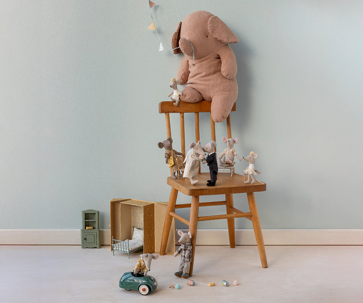 Wedding mice couple in box, Mum and dad | Playroom Avenue
