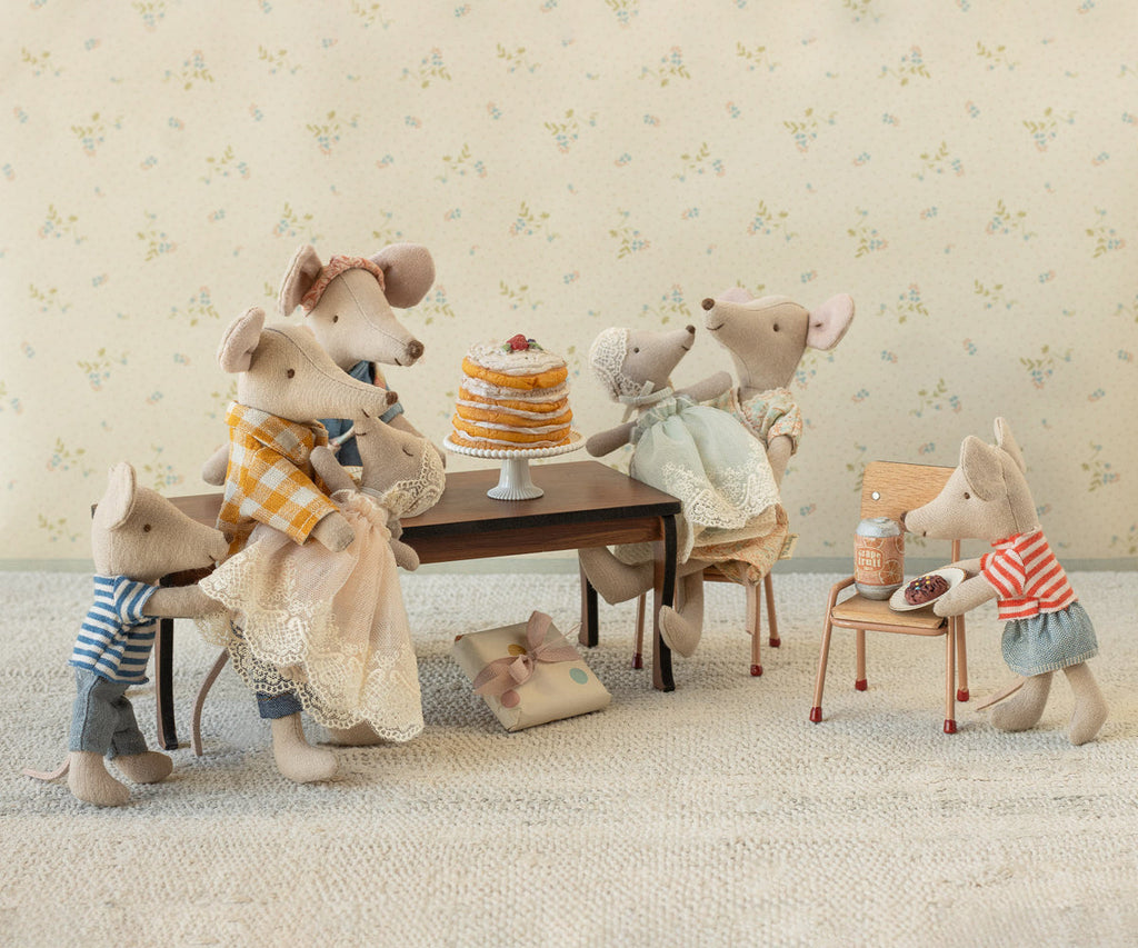 Baby mouse in gown - Powder | Playroom Avenue