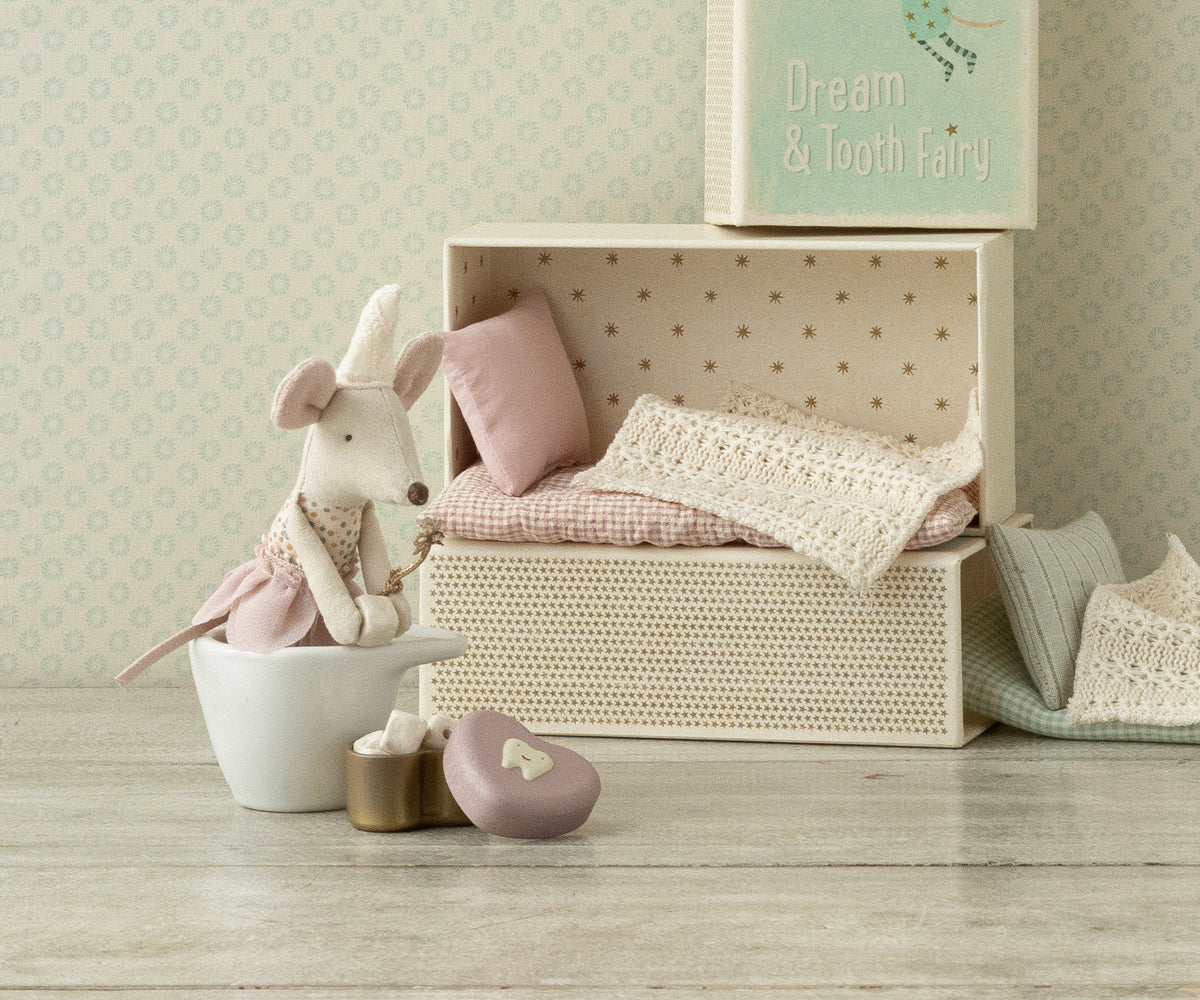 Tooth fairy mouse, Little sister in matchbox | Playroom Avenue