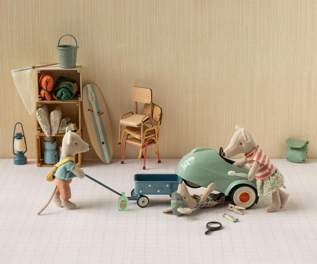 Little brother mouse with bag | Playroom Avenue