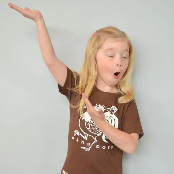 Uni-T "Sing More" Rooster T-Shirt for Kids Chocolate | Playroom Avenue