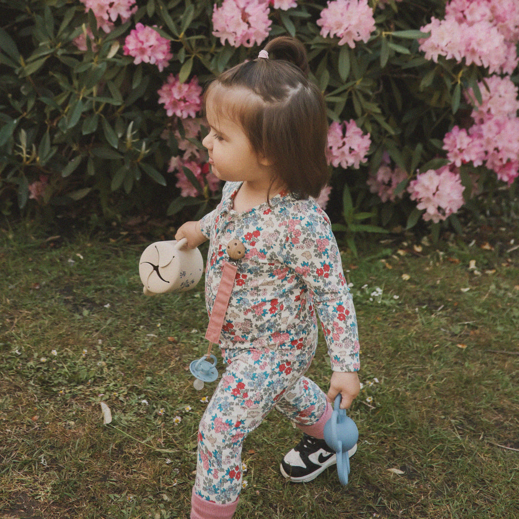 Mushie Linen Pacifier Clip 2-Pack | Playroom Avenue