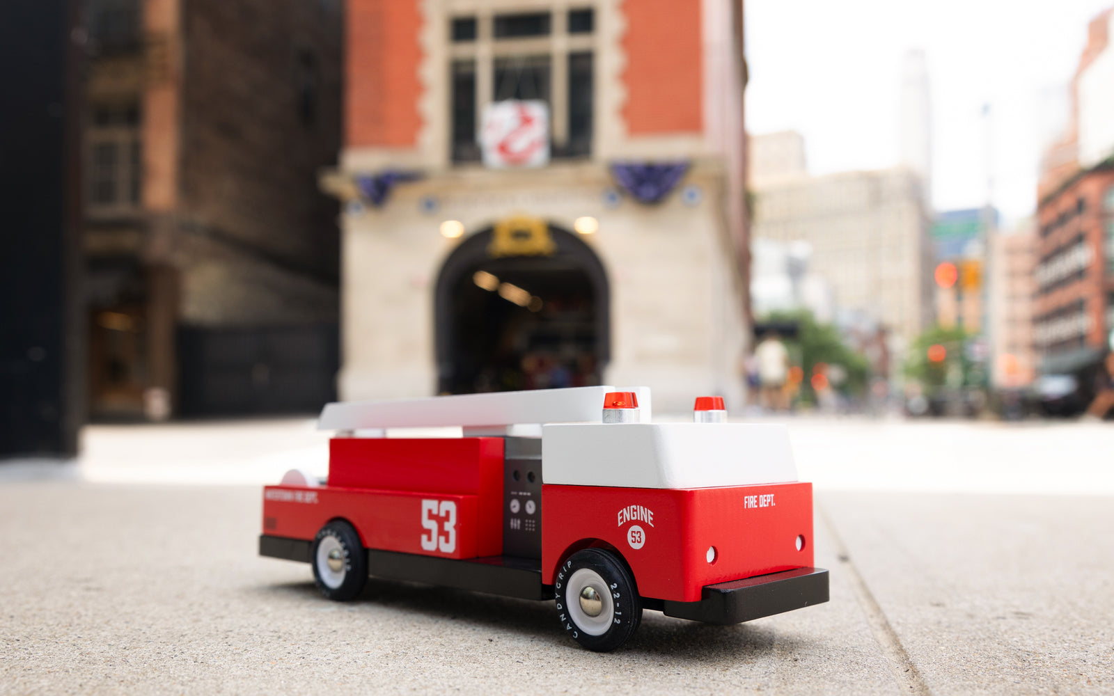 Candylab Ladder 53 Fire Truck | Playroom Avenue