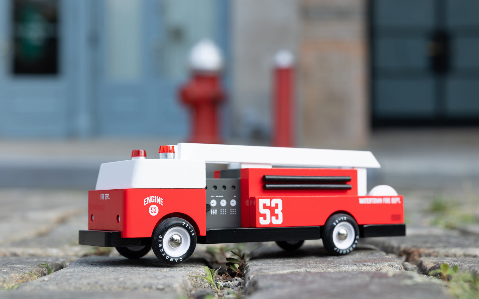 Candylab Ladder 53 Fire Truck | Playroom Avenue